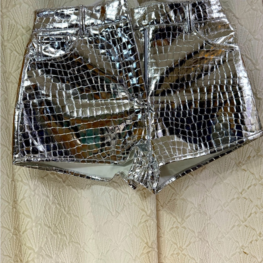 NWT NASTY GAL Faux Leather Metallic Croc Shorts Silver 6 Y2K, 90’s,Retro
